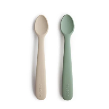 Mushie Łyżeczki Sylikonowe do Nauki Samodzielnego Jedzenia 2-Pack Cambridge Blue / Shifting Sand