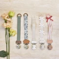 pol_pm_Elodie-Details-Drewniana-zawieszka-do-smoczka-Candy-Stripes-35385_4.jpeg