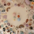 mushie-kule-sensoddryczne-nesting-spheres-blush.jpeg