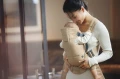 pol_pl_BABYBJORN-MINI-Woven-nosidelko-bezowe-33978_5.jpeg