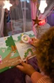 pol_pl_Glo-Pals-Interaktywna-swiecaca-ksiazeczka-Ksiezniczka-Ida-i-jej-zaginiona-magiczna-rozdzka-seria-Light-Up-Library-TM-814_4.jpg